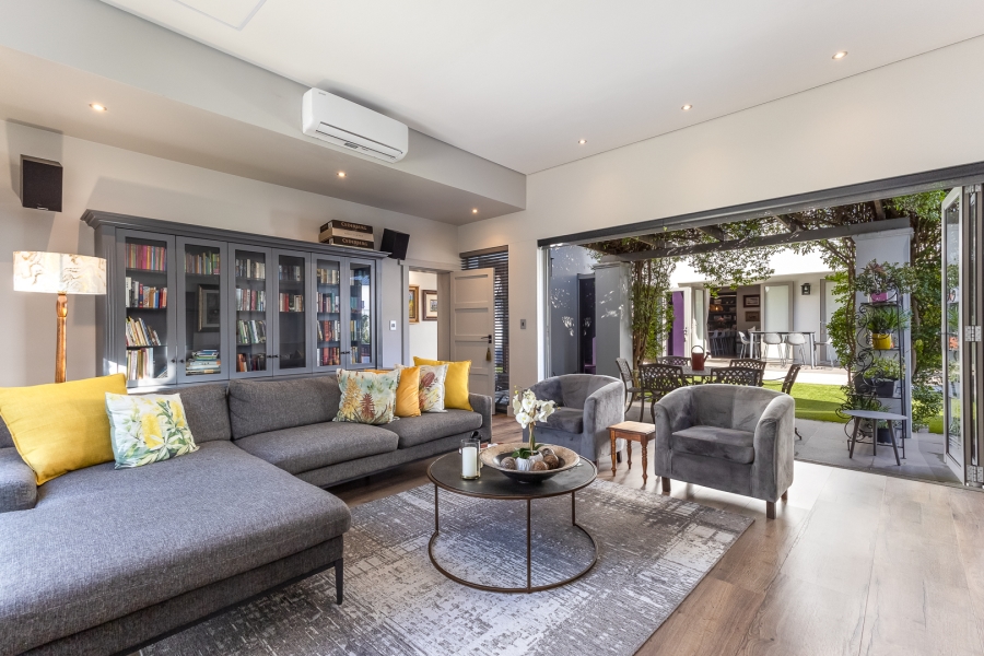 4 Bedroom Property for Sale in Lemoenkloof Western Cape